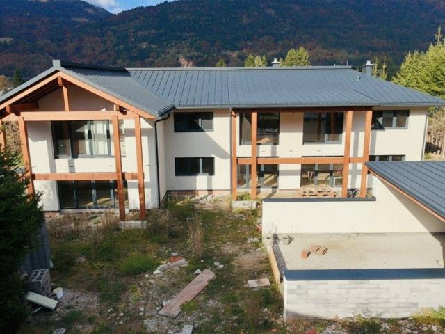 Edelrohbau Green House Appartements Wohnungspaket – direkt am Skilift Nassfeld grüner Panoramablick 28 PV Panele Stellplätze