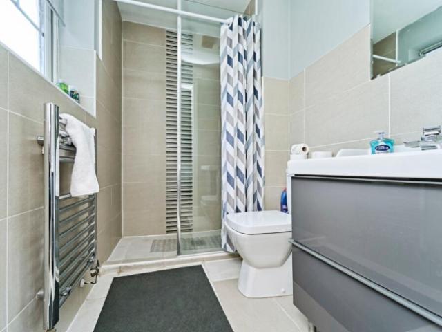 Edelweiss Close, Walsall, WS5 4 bed house to rent £1,425 pcm £329 pw