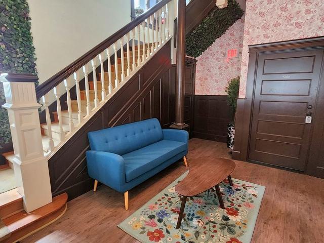 Eden On Everett 2 Bedroom Apartment for Rent at 1634 Nw Everett St, Portland, OR 97209 Northwest District