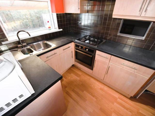 Eden Crescent 3 bed house to rent £1,196 pcm £276 pw