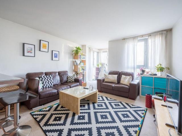 Eden Grove, Islington, London, N7 2 bed flat to rent £3,142 pcm £725 pw