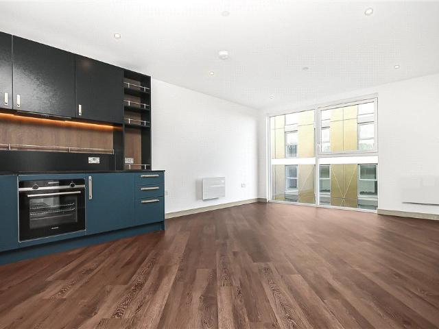 Eden Grove, Staines Upon Thames, Surrey TW18, 1 bed flat to rent, £1,600 pcm | PrimeLocation