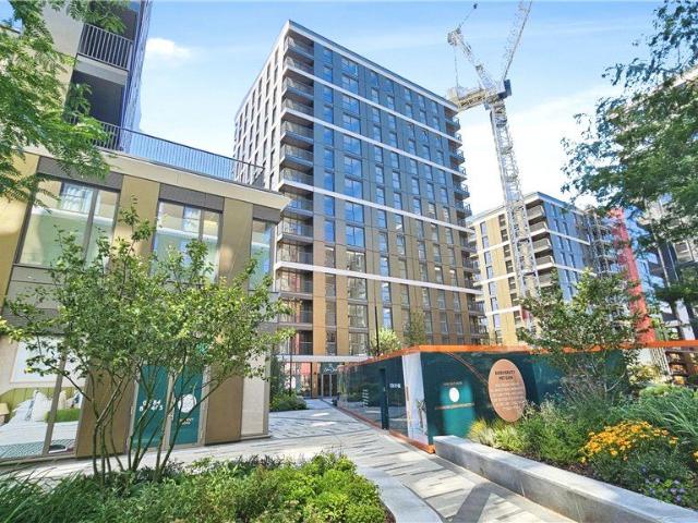 Eden Grove, Staines Upon Thames, Surrey TW18, 2 bed flat to rent, £2,000 pcm | PrimeLocation