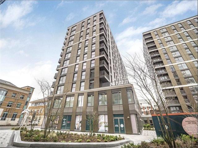 Eden Grove, Staines Upon Thames, Surrey TW18, 2 bed flat to rent, £2,100 pcm | PrimeLocation