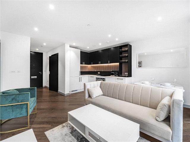 Eden Grove, Staines Upon Thames TW18, 1 bed flat to rent, £1,550 pcm | PrimeLocation