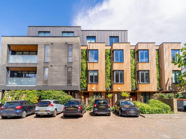 Eden House, New Road, Crouch End N8, 4 bed town house to rent, £6,500 pcm | PrimeLocation