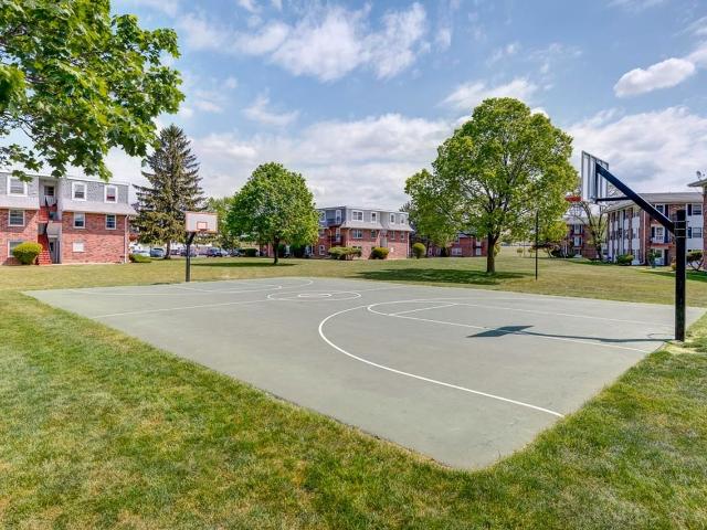 Eden Prairie Apartments 2 Bedroom Apartment for Rent at 303 Lw Besinger Dr, Carpentersville, IL 60110