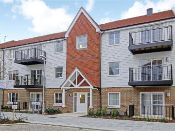Eden Road, Dunton Green, Sevenoaks. 2 bed apartment to rent £1,650 pcm £381 pw