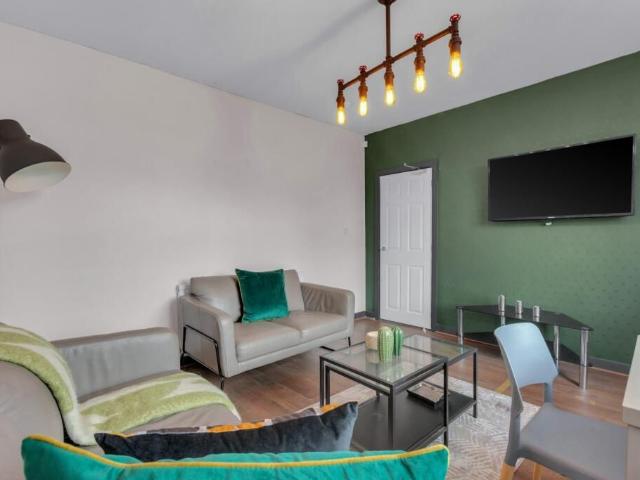 Eden Way BR3, 3 bed flat to rent, £2,000 pcm | PrimeLocation