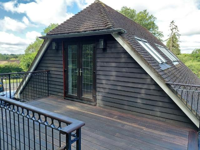 Edenbridge, Kent, TN8 1 bed apartment to rent £1,050 pcm £242 pw