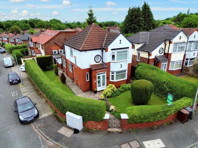 Edenfield Road, Prestwich, M25 0EE, United Kingdom | 3 bed house for rent #136751243 | Rentberry