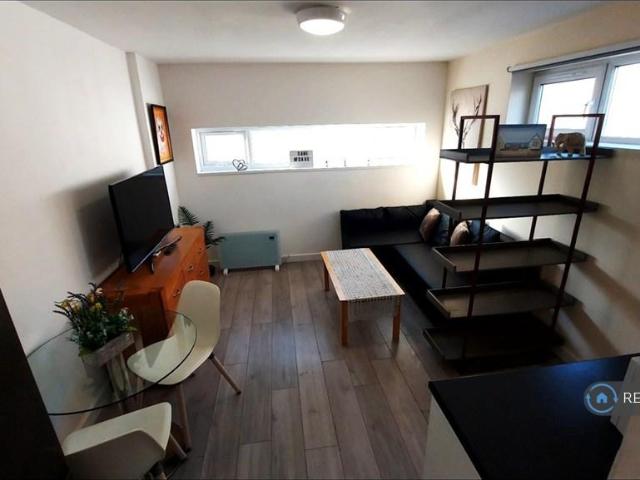 Edgware, Edgware, HA8 1 bed flat to rent £1,650 pcm £381 pw