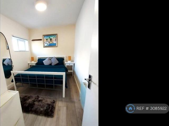 Edgware, Edgware, HA8 1 bed flat to rent £1,650 pcm £381 pw
