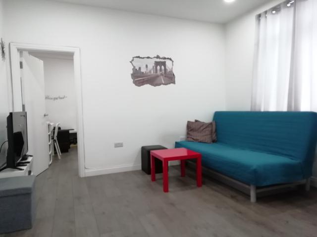 EDGWARE, HA8 7AB