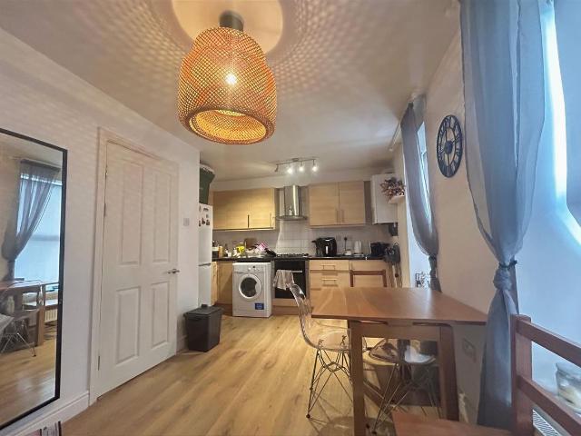 Edgware Road, London W2, 1 bed flat to rent, £1,800 pcm | PrimeLocation