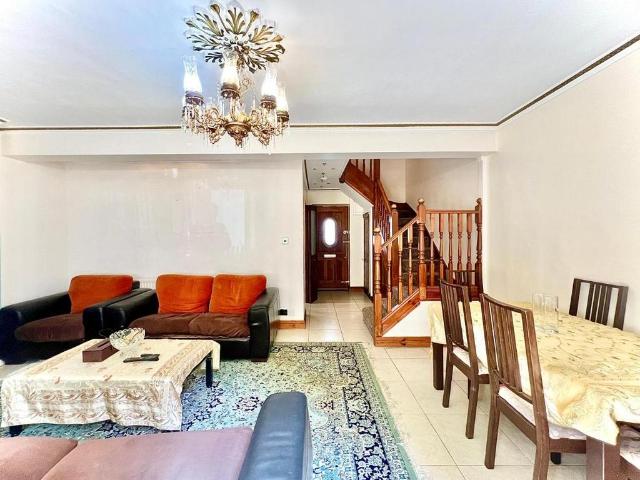 Edgware Road, London W2 3 bed flat to rent £3,350 pcm £773 pw