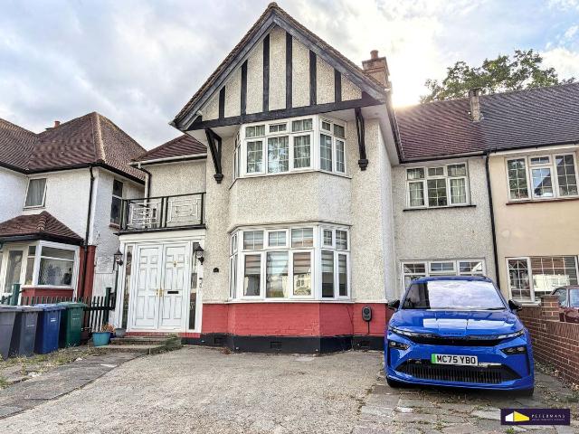 Edgwarebury Lane, Edgware HA8, 4 bed semi detached house to rent, £3,500 pcm | PrimeLocation