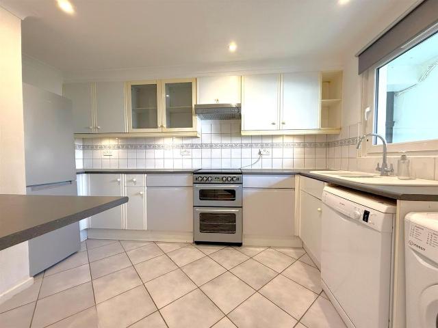 Edgar Road, Hounslow TW4, 2 bed flat to rent, £1,700 pcm | PrimeLocation