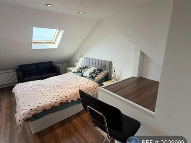 Edgar Road, London, RM6 1 bed in a house share to rent £1,250 pcm £288 pw