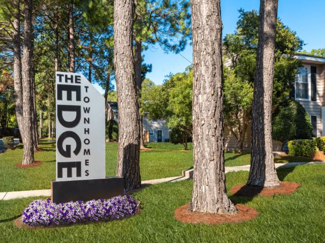 Edge @ NoDa Apartments 2 Bedroom Apartment for Rent at 229 Hilo Drive, Charlotte, NC 28206 Sugaw Creek