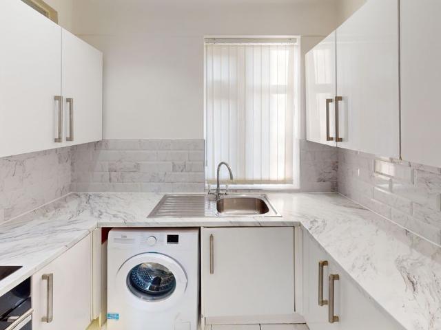 Edge Grove, Liverpool L7, 2 bed flat to rent, £950 pcm | PrimeLocation