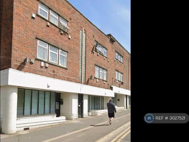 Edge Lane, Stretford, Manchester, M32 3 bed flat to rent £1,250 pcm £288 pw