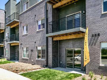 Edge 204 1 Bedroom Apartment for Rent at 3010 S 202nd Ct, Omaha, NE 68130
