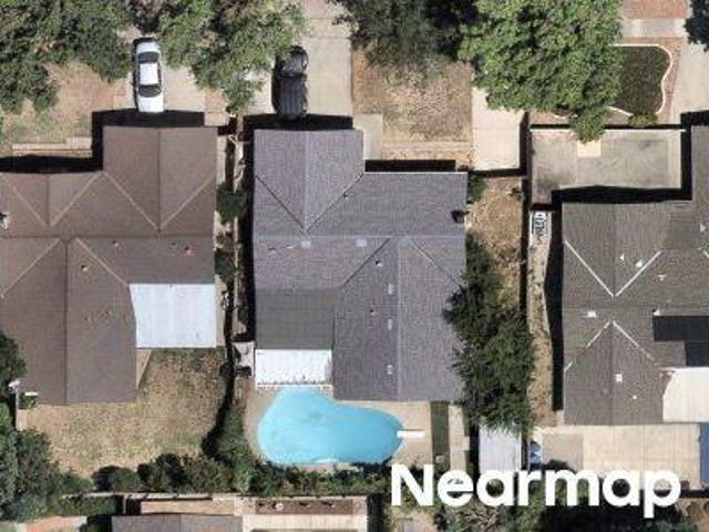 Edgebrook Dr