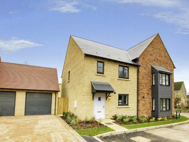 Edgehill Close, Carterton, Oxfordshire OX18, 3 bed semi detached house to rent, £1,700 pcm | PrimeLocation
