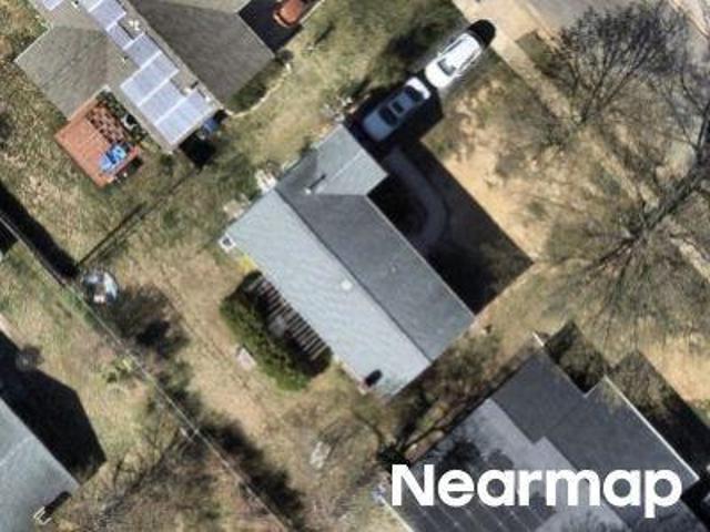 Edgemont Ln