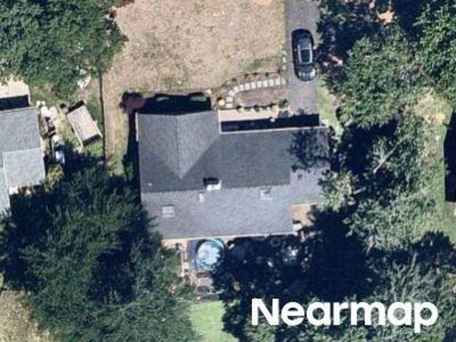 Edgemoor Dr