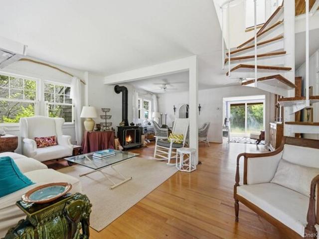 Edgemere Dr, Southampton, Home For Sale