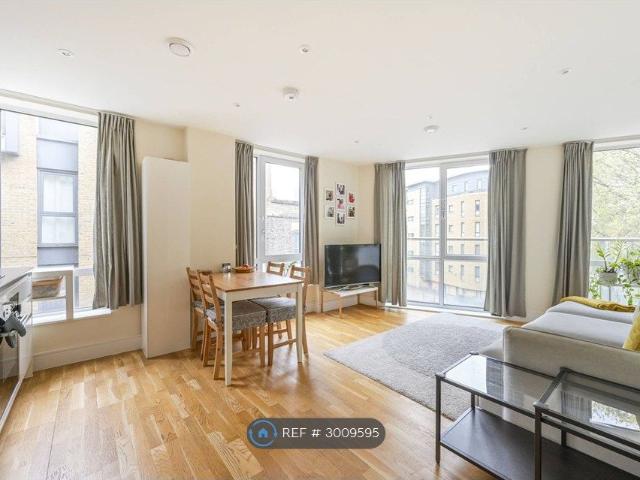 Edgemere House, London E14, 2 bed flat to rent, £2,950 pcm | PrimeLocation