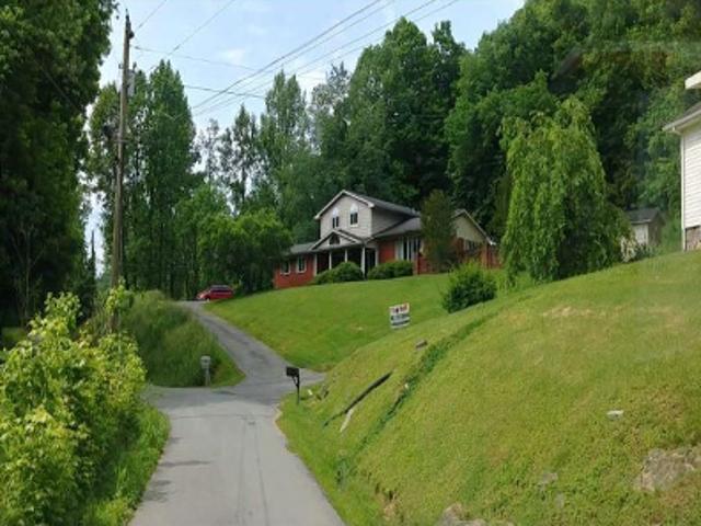 Edgewood Dr