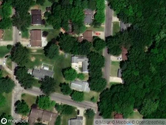 Edgewood Ln N