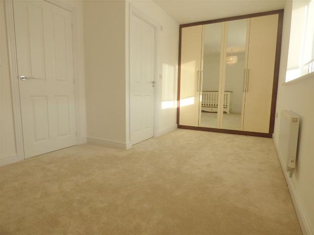 Edgeworth Close, Langley SL3, 4 bed detached house to rent, £2,500 pcm | PrimeLocation