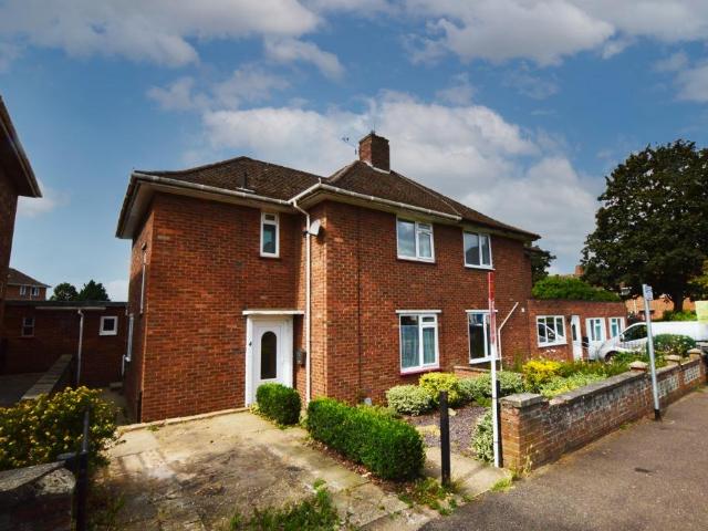 Edgeworth Road, Earlham, Norwich, NR5 5 bed semi detached house to rent £2,500 pcm £577 pw