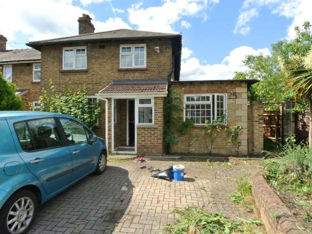 Edgeworth Road SE9, 4 bed semi detached house to rent, £3,000 pcm | PrimeLocation