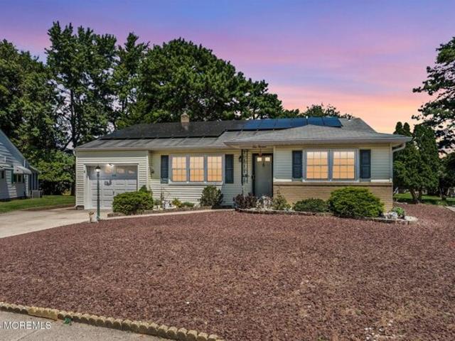 Edgewater Ct, Toms River, Home For Sale