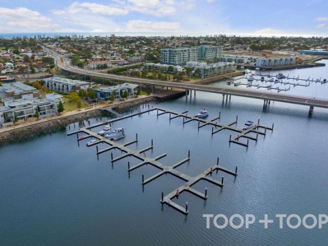 EDGEWATER | EMBRACE THE COASTAL LIFESTLYE AT ITS FINEST