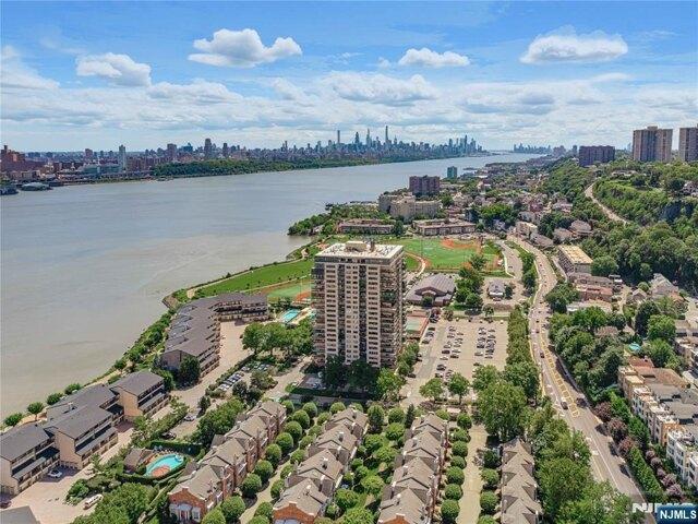 Edgewater NJ 07020 105473662