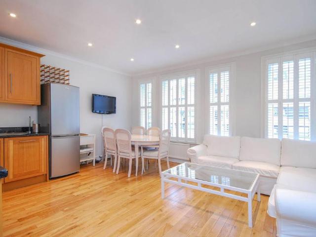 Edith Grove, Chelsea, London, SW10 2 bed flat to rent £4,334 pcm £1,000 pw