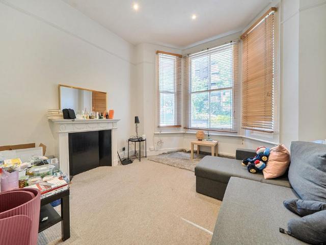 Edith Grove, Chelsea, London, SW10 2 bed flat to rent £4,334 pcm £1,000 pw
