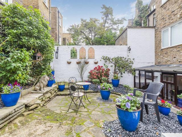 Edith Grove, Chelsea SW10 1 bed ground floor flat to rent £2,817 pcm £650 pw