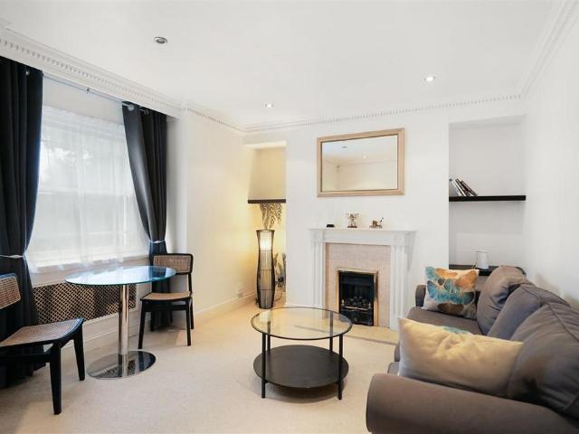 Edith Grove, SW10 2 bed flat to rent £2,750 pcm £635 pw