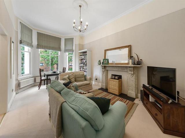 Edith Grove, SW10 2 bed flat to rent £2,750 pcm £635 pw