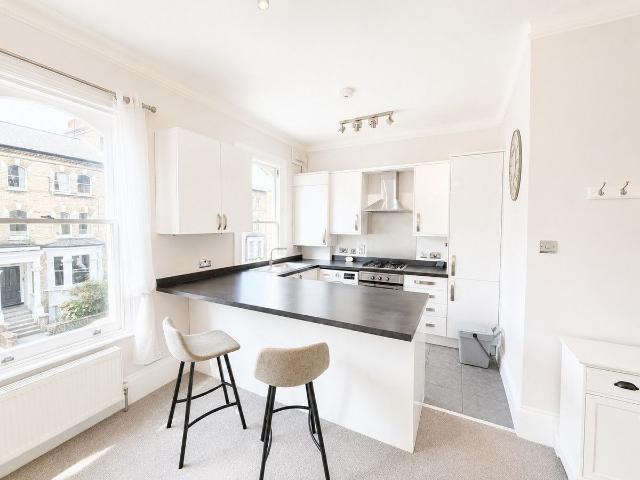 Edith Road, London W14, 2 bed flat to rent, £3,000 pcm | PrimeLocation