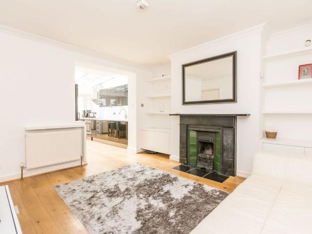 Edith Road, West Kensington, London W14, 2 bed flat to rent, £3,200 pcm | PrimeLocation