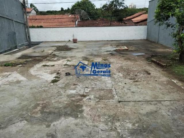 EDÍCULA NA ZONA SUL DE SÃO JOSÉ DOS CAMPOS ! VENDE SE !
