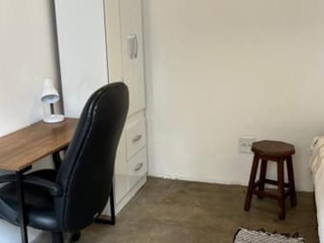 Edícula Quarto mobiliado Chácara Santo Antônio
